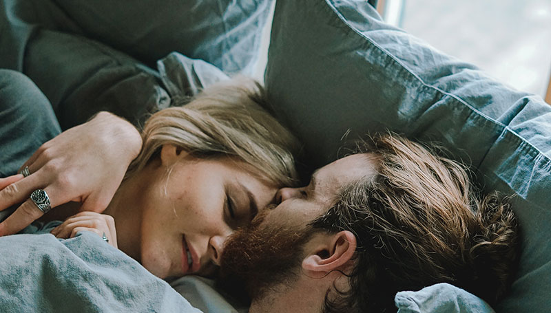 Worauf stehen Männer im Bett nach dem Sex